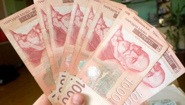DODATNA NOVČANA POMOĆ OD 1. JANUARA Jedna grupa građana dobiće još 40.000 dinara