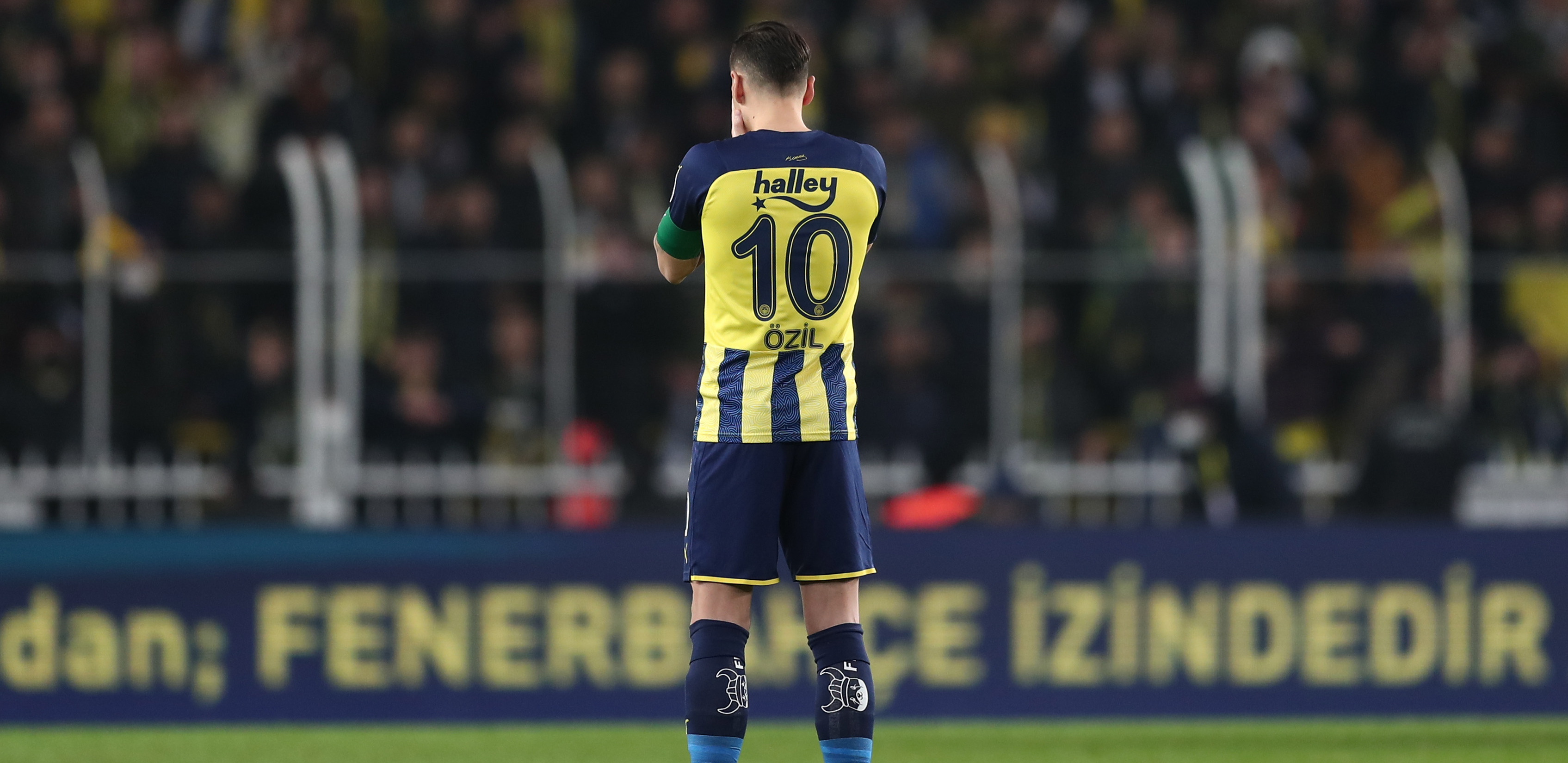 PRELOMIO Mesut Ozil ostaje u Turskoj