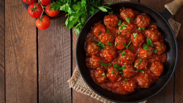 Brzo, jednostavno i lako: Ćufte u paradajz sosu