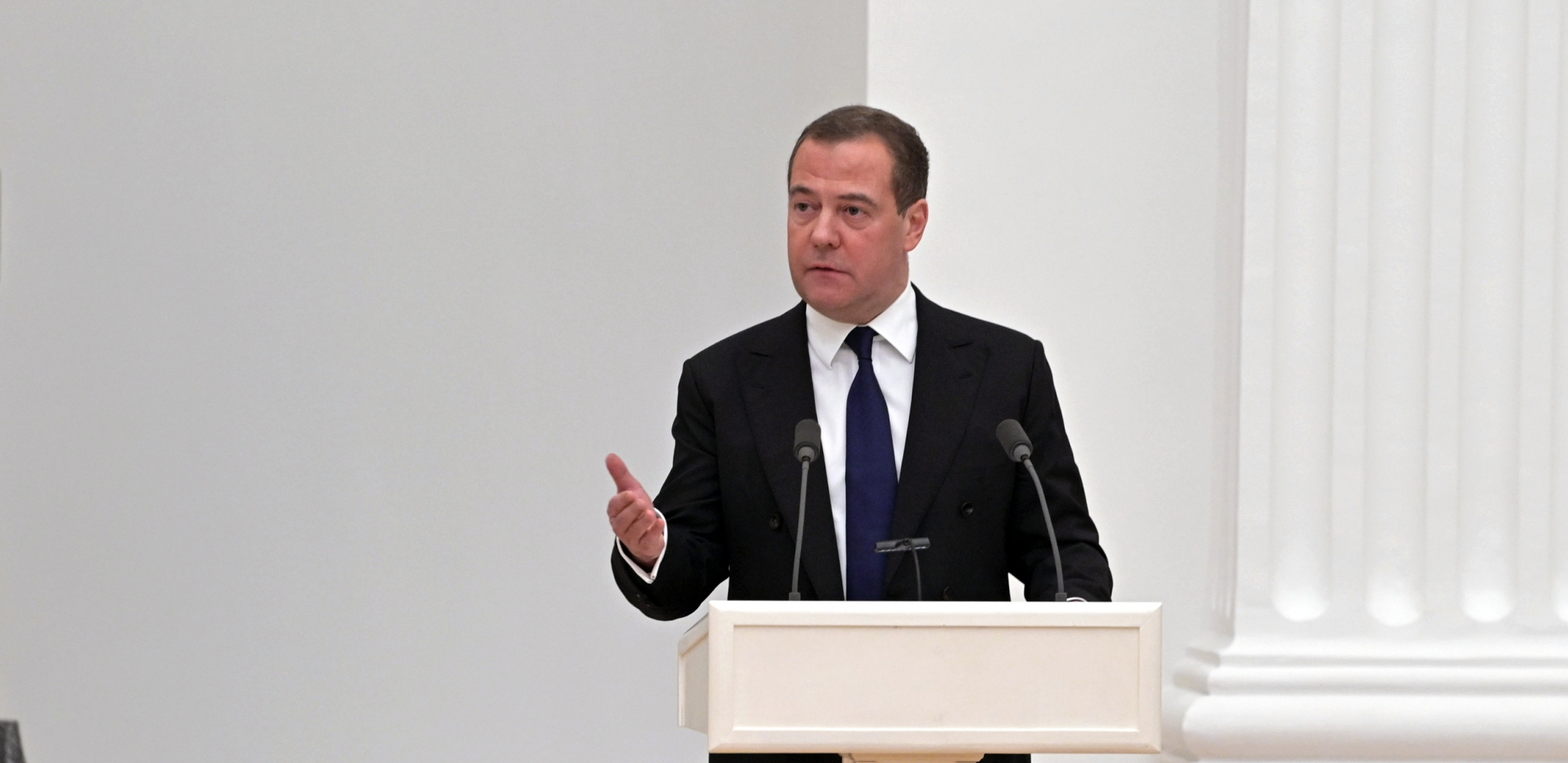 MOŽETE SAMO DA HALUCINIRATE Medvedev žestoko opleo po Poljskoj