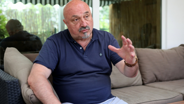 INTERVJU NEDELJE Beogradski advokat Goran Petronijević o svim aktuelnim temama - Pitanje KiM će se rešiti kad se završi sukob NATO i Rusije (VIDEO)