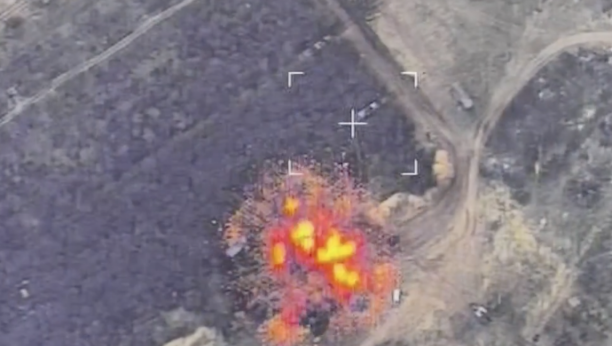 NOVI SNIMAK PRECIZNOG RAKETNOG UDARA Rusi dronom uništili najmoćniju artiljeriju Ukrajinaca (VIDEO)