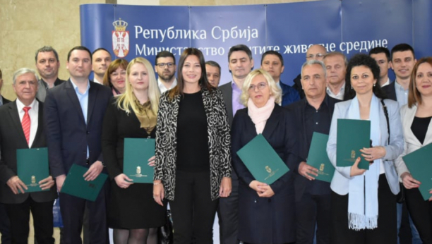 "OD NEPROCENJIVE VAŽNOSTI ZA ŽIVOTNU SREDINU" Vujović potpisala ugovore za projekte pošumljavanja širom Srbije