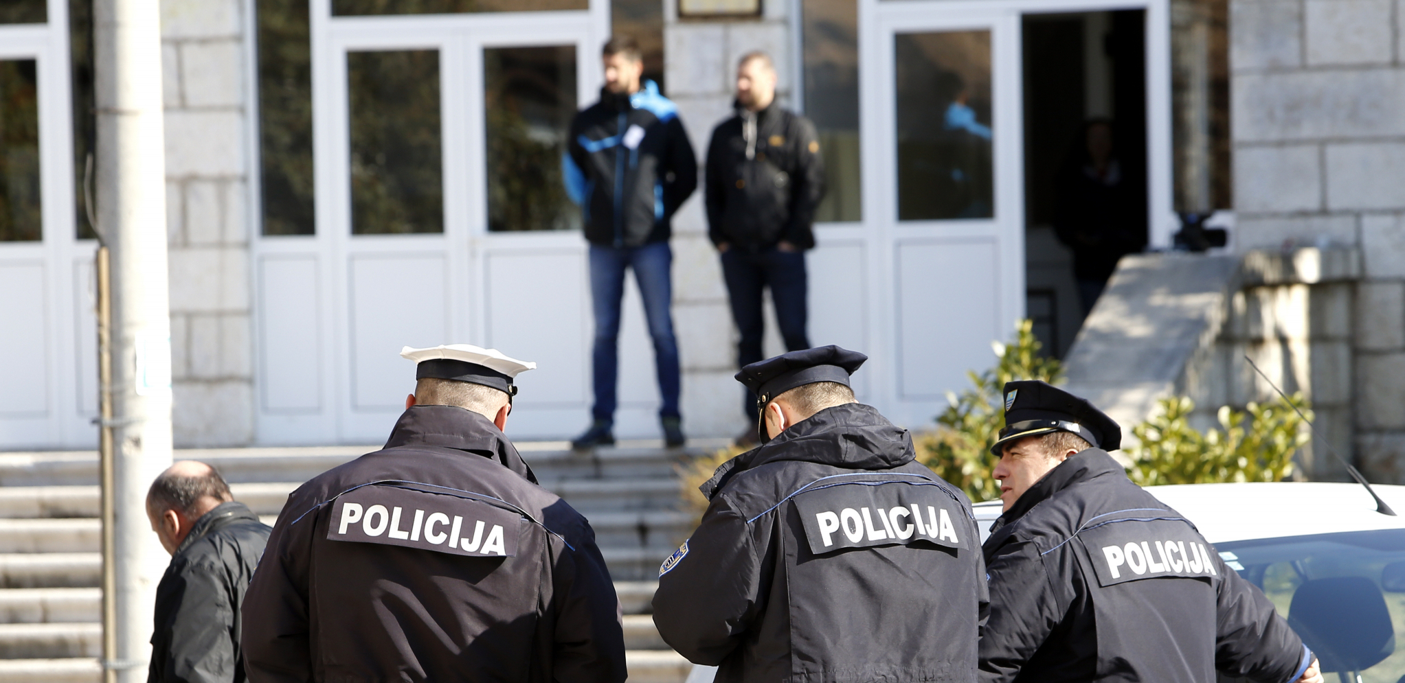 MALOLETNIK PRETIO POKOLJEM U SREDNJOJ ŠKOLI Drama u Trebinju, policija ga odmah uhapsila
