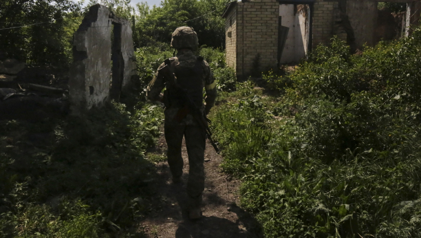 RUSI SU U NALETU Ukrajinska vojska napustila još jedan položaj u Donbasu