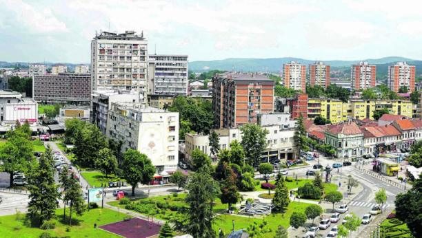 NOVO MALTRETIRANJE GRAĐANA SRBIJE Dojave o bombama u tržnim centrima u Kragujevcu