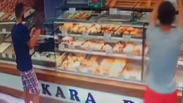 SRAMNA KRAĐA U BORČI Lopov utrčao u pekaru, pa odneo kutiju sa novcem za bolesnu decu (VIDEO)