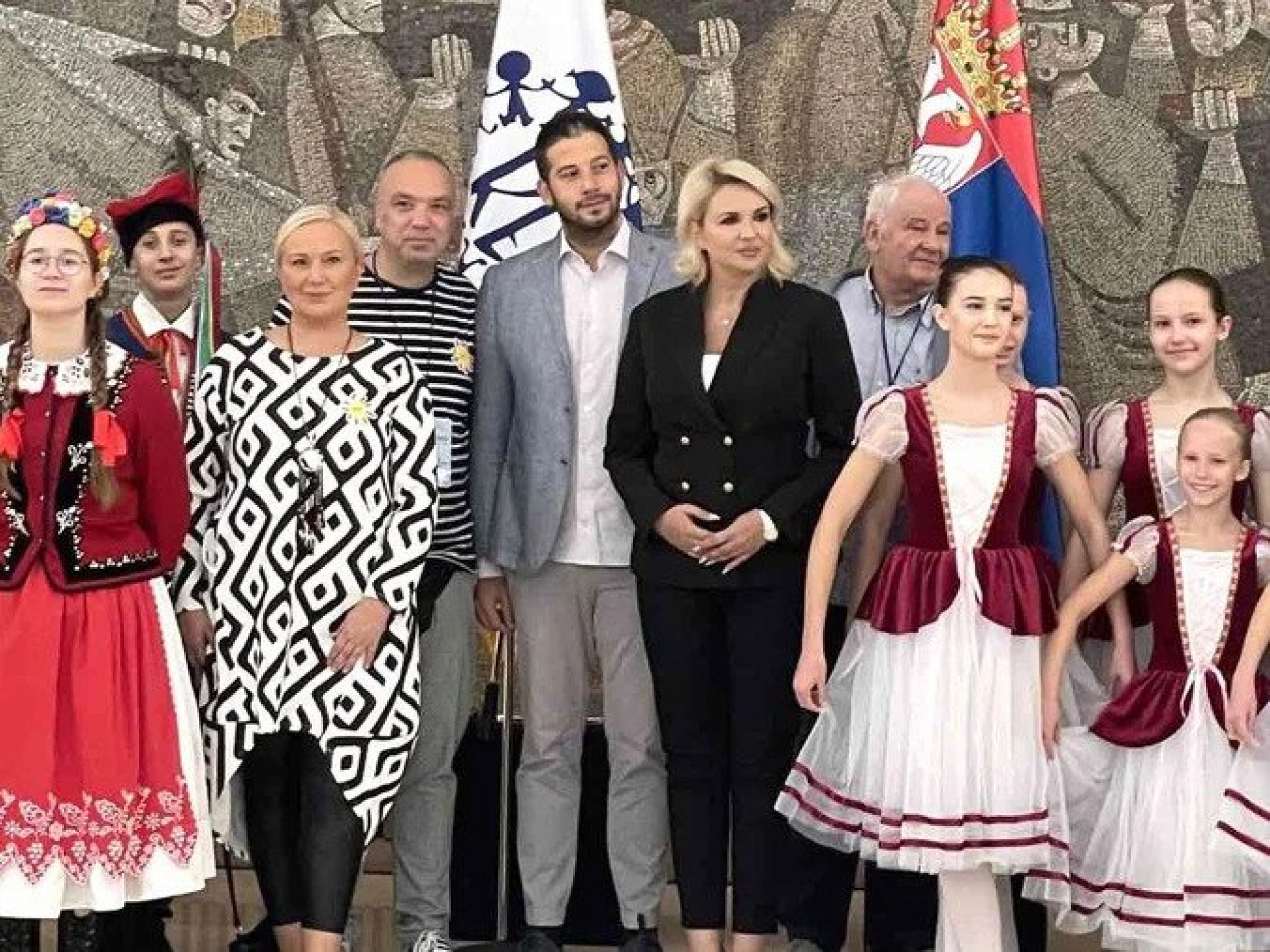 Ministar Udovičić sa decom iz Evrope - Beograd će narednih dana biti prestonica radosti i druženja (FOTO)