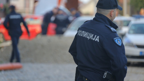 CIGLOM GA UDARILI U GLAVU, PA POBEGLI Policajac van dužnosti se suprotstavio trojici HULIGANA u Beogradu