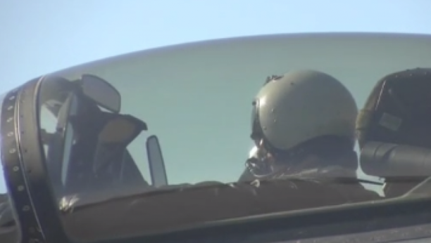 AMERIČKI PILOT DRŽAO RUSKI AVION NA NIŠANU Drama na nebu - presretanje izvršeno u zoni sukoba (VIDEO)