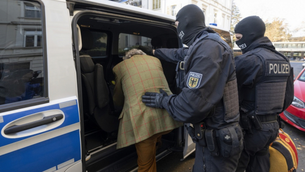 DVOJICA SRPSKIH PROVALNIKA UHAPŠENI U BERLINU Jedan od njih svojim smehom ostavio policajce u šoku!