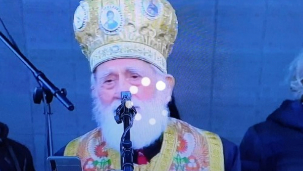SRAMOTA NA BADNJI DAN Pop Dedeić čestitao vernicima Vaskrs, ljudi zgranuti -  "On ne zna ni kad se slavi Hristovo vaskrsenje, a htio bi da bude patrijarh"