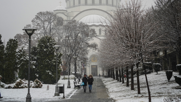 NAJNOVIJE UPOZORENJE RHMZ Sneg stiže u Srbiju, do jutra će se zabeleti i Beograd