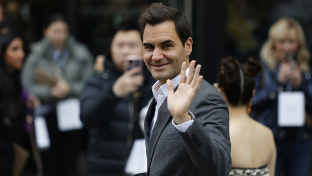 BOMBA S ALPA Federer više nije prvi u Švajcarskoj, smenila ga... AUU KAKVA FUDBALERKA!