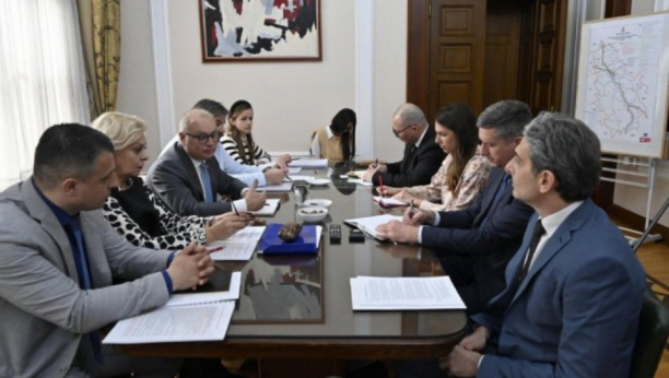 PODRŠKA IZMENAMA ZAKONA O PLANIRANJU I IZGRADNJI Ministar Vesić razgovarao sa predstavnicima Američke privredne komore i Ambasade SAD