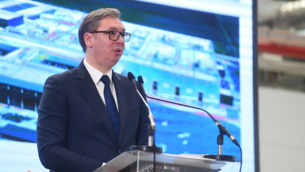 PREDSEDNIK U NOVOM SADU Vučić: Prosečna plata 1.000 evra do 2025! (VIDEO)