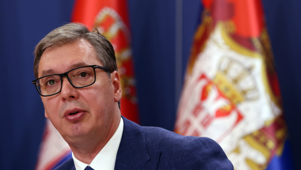 "SRBIJI JE VIŠE NEGO IKAD POTREBNA MUDROST!" Predsednik Vučić čestitao dr Kneževiću izbor za predsednika SANU