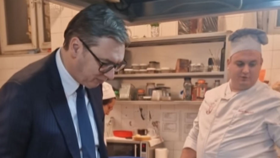 PRED SVEČANU VEČERU SA PREDSEDNICOM GRČKE Predsednik Vučić objavio zanimljiv snimak (VIDEO)