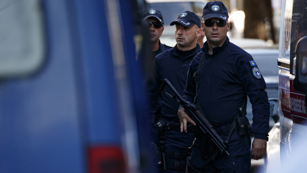 TEROR TRAJE DANIMA Kurtijeva policija vrši pretres srpske prodavnice u Leposaviću