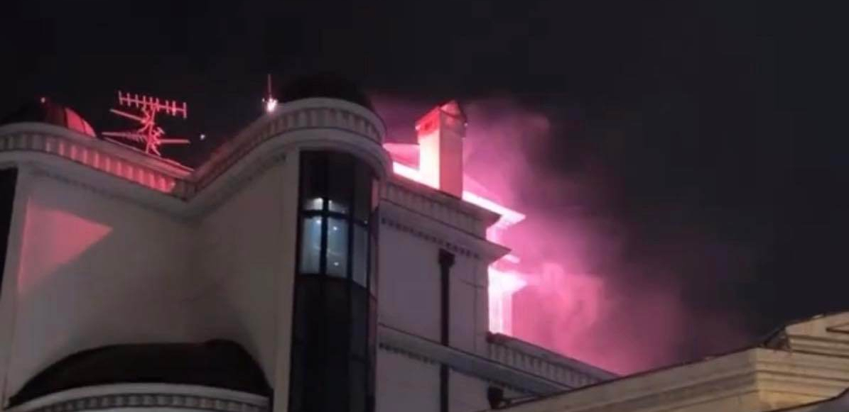 LUDILO U LJUTICE BOGDANA Trubači napravili haos ispred Cecine vile, a onda je usledio još veći spektakl! (FOTO+VIDEO)