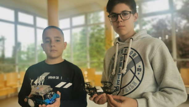 ONI SU BUDUĆNOST SRBIJE Osnovci Mihailo i Viktor iz Mrčajevaca već prave dronove (FOTO)