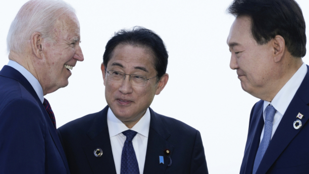 JAPAN OPROSTIO ATOMSKU BOMBU Premijer nijednom rečju nije pomenuo Amerikance