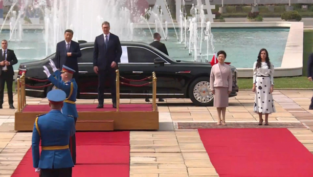 Svečani doček za Si Đinpinga ispred Palate Srbija